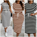Vestido Almira™ com Estampa Listrada e Fenda Lateral Discreta.