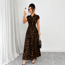 Vestido Celina™ com Estampa de Leopardo e Cintura Marcada