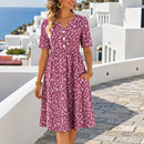 Vestido Valentina com Botões Frontais, Estampa Floral e Mangas Curtas